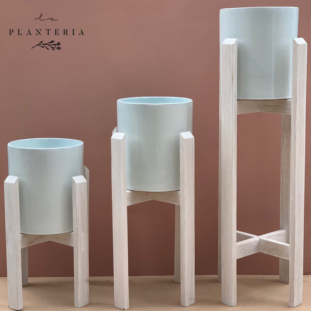 Stand de madera acabado blanco avejentado (6088228798658)