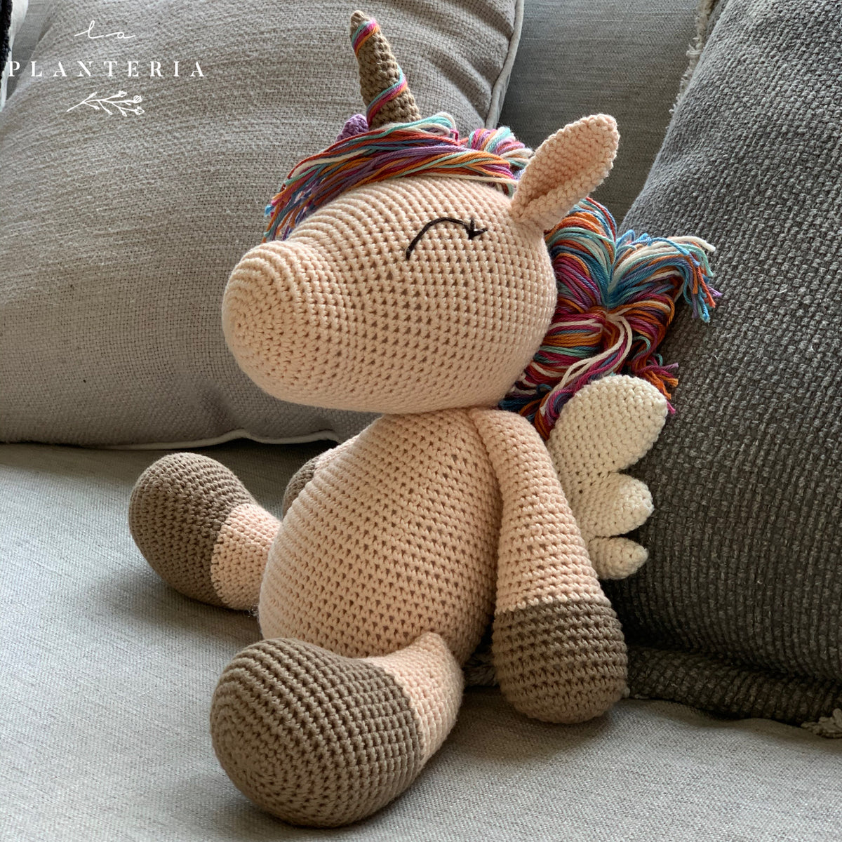 Unicornio amigurumi (6731764334786)