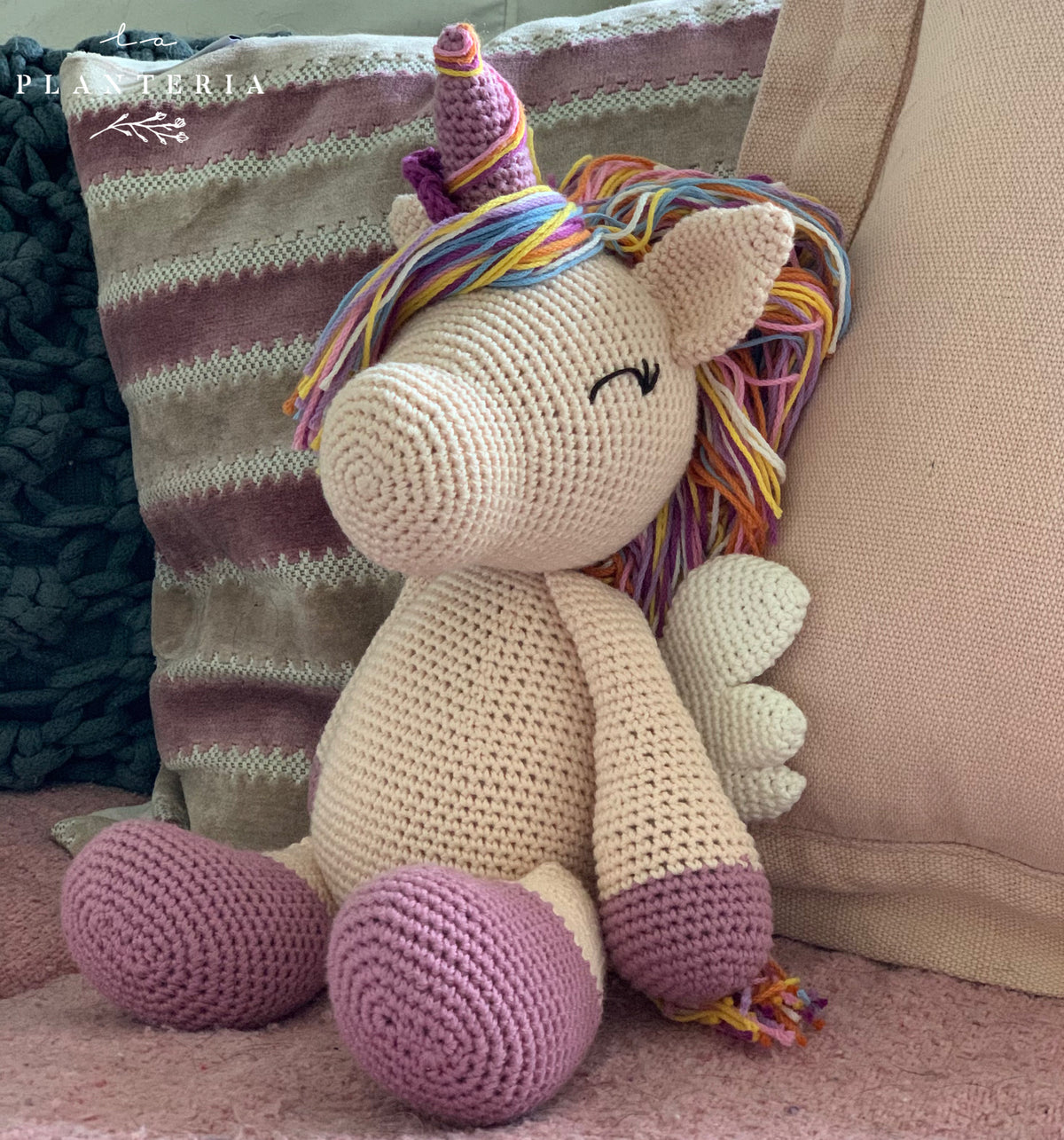 Unicornio amigurumi (6731764334786)