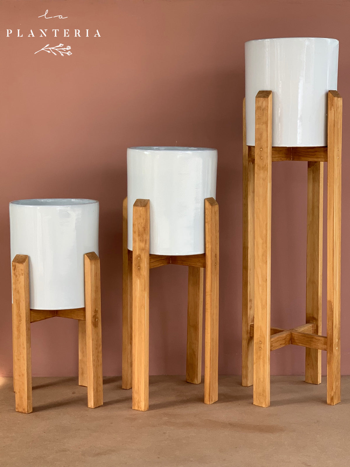 Stand de madera (6160934207682)