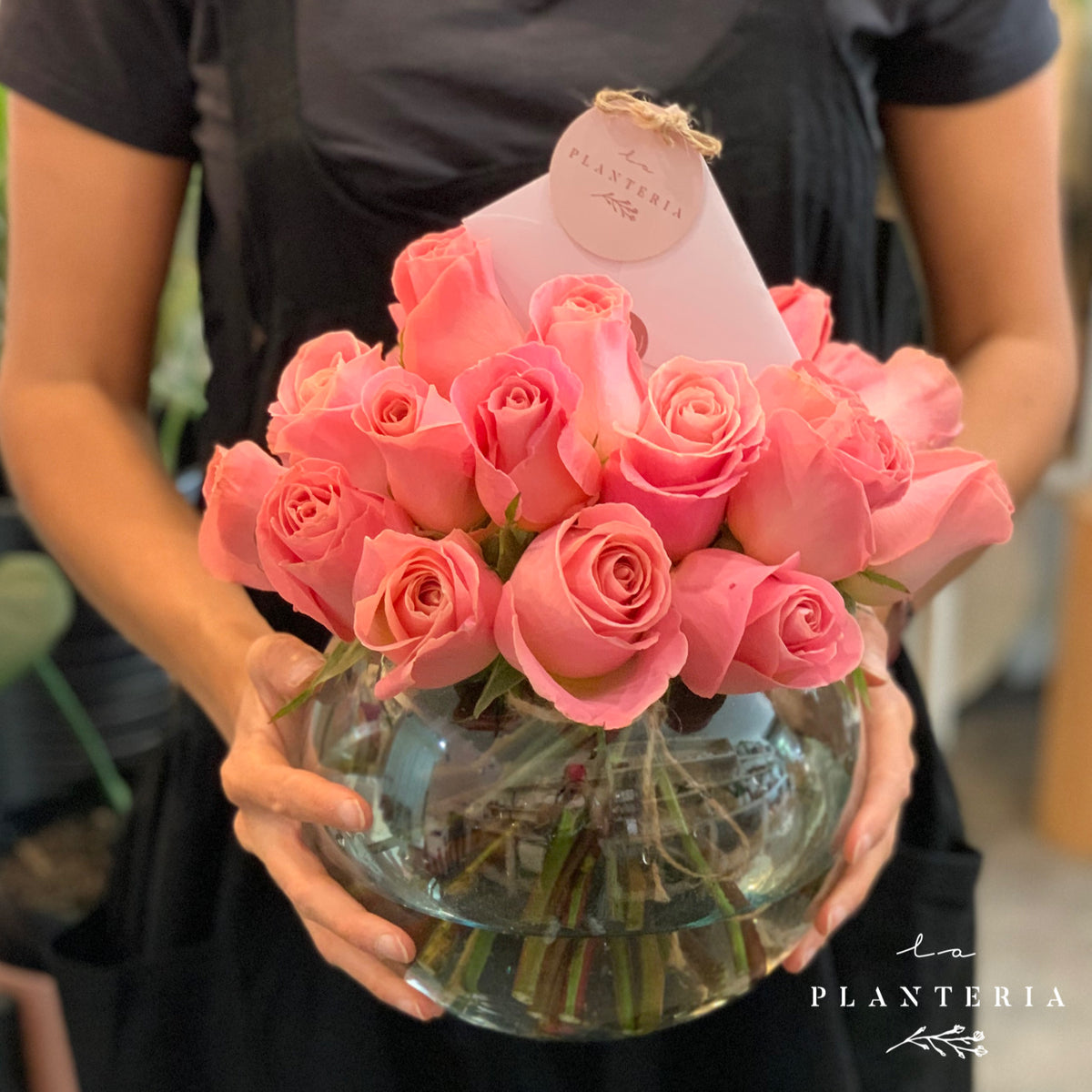 24 rosas en pecera (6770558894274)