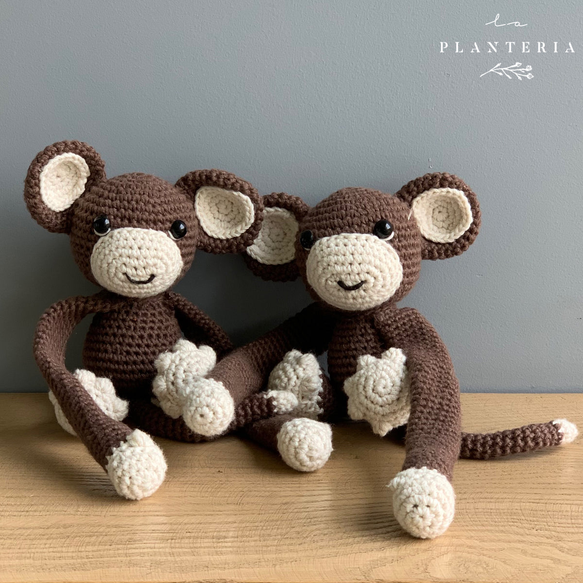 hugging monkeys (6775370645698)